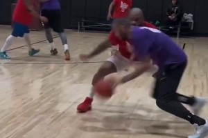 在这就是球星打法！PJ塔克野球局持球一挑多！