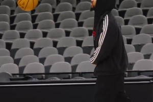 要是能打的话开拓者能走多远？利拉德现身开拓者最新训练